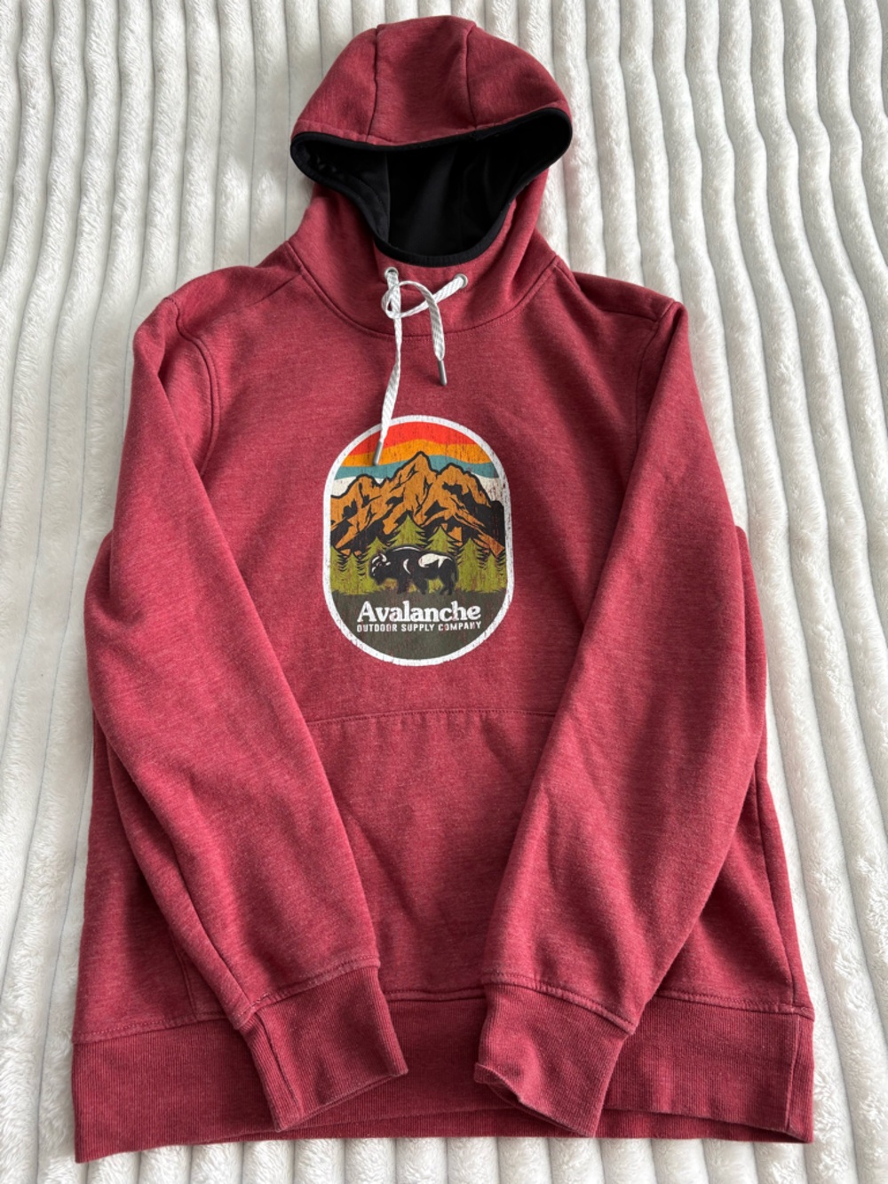 Avalanche Red Pullover Hoodie with Logo Tag
